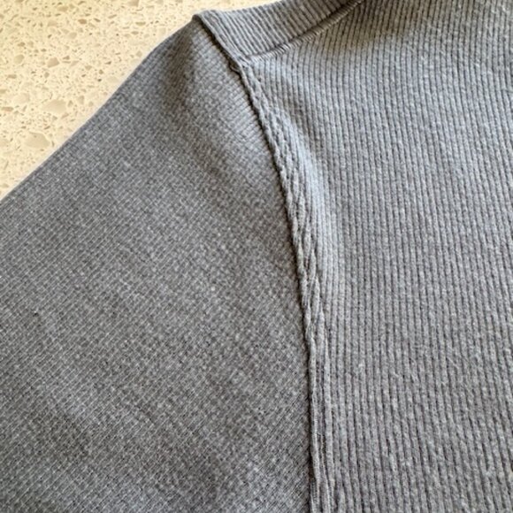 Lululemon Hold Tight Long Sleeve in Oil Gray, Size 6 - Picture 14 of 14